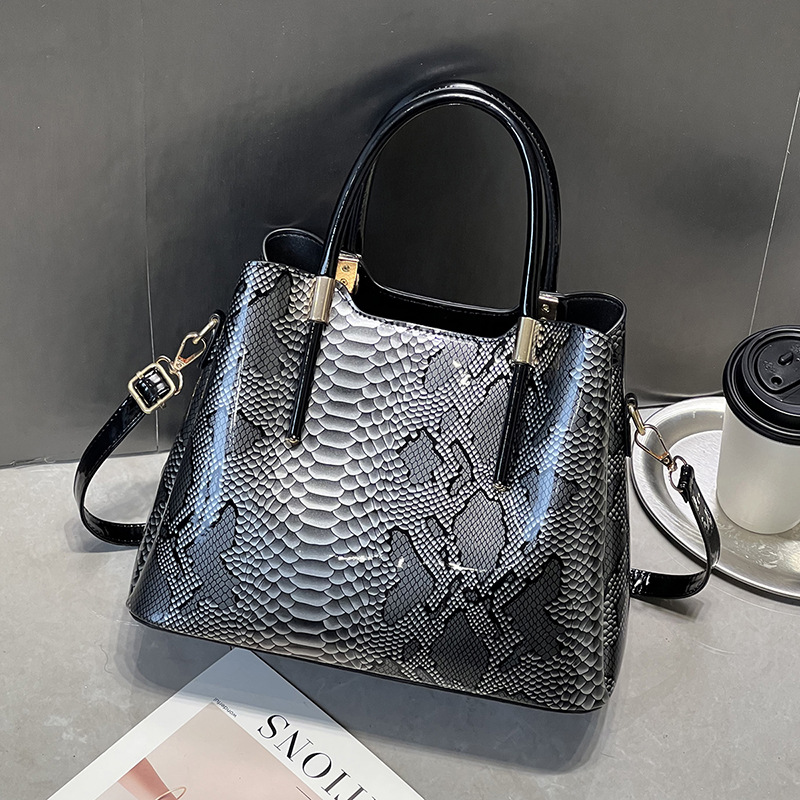 กระเป๋าถือผู้หญิงหนังงูดีไซน์ใ - Interior Design High End บทวิจารณ์และราคา